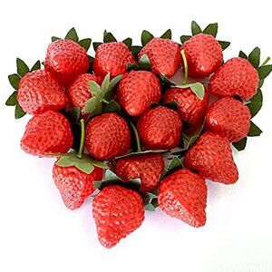 18PCS Plastic Artificial Red Strawberries Fake Lifelike Simulation